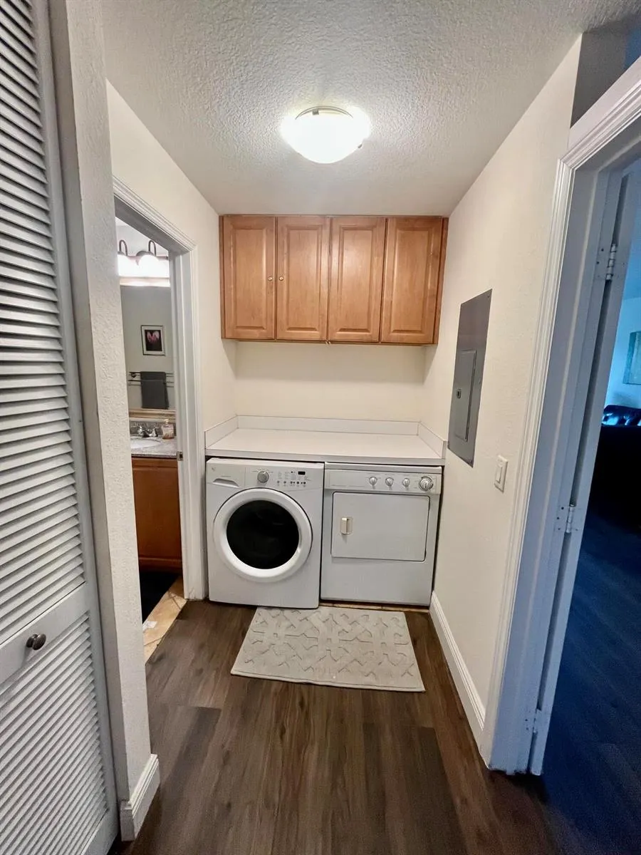 370 GOLFVIEW ROAD #302 North Palm Beach, FL 33408