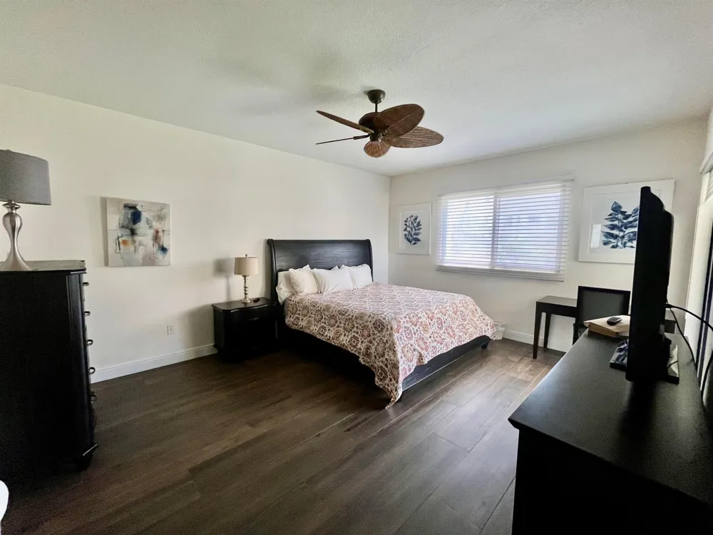 370 GOLFVIEW ROAD #302 North Palm Beach, FL 33408