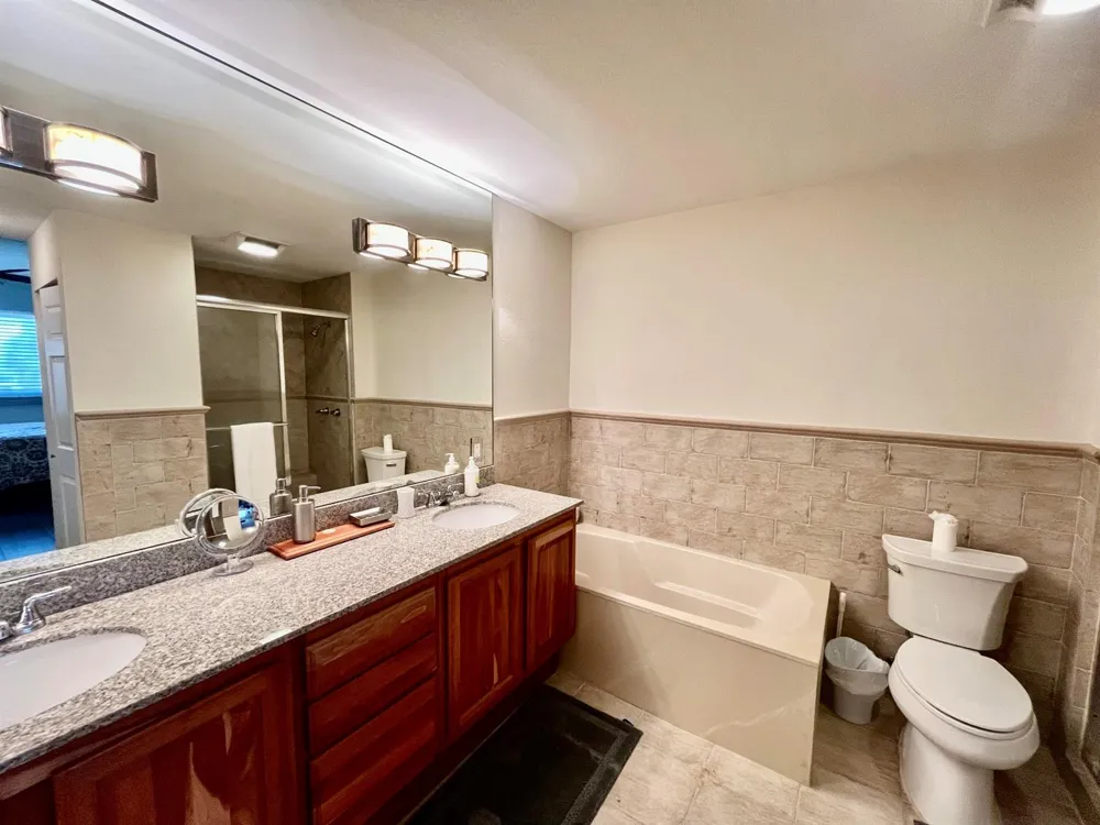 370 GOLFVIEW ROAD #302 North Palm Beach, FL 33408