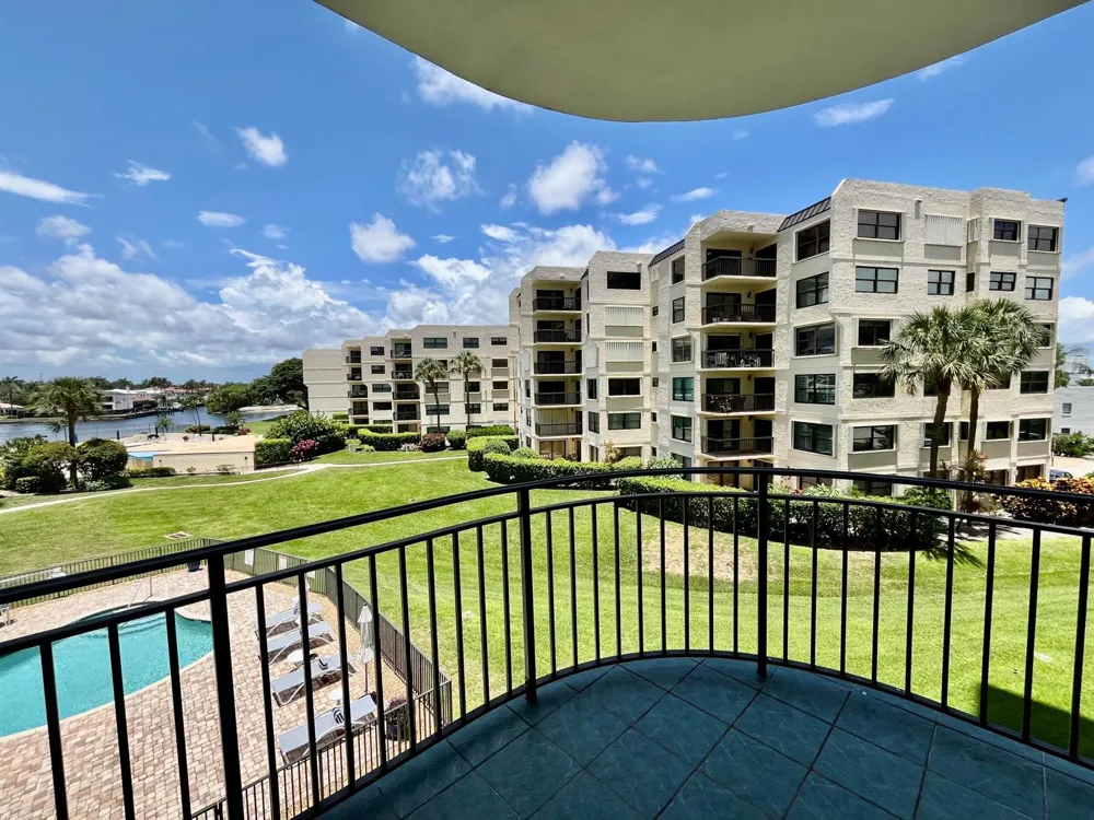 370 GOLFVIEW ROAD #302 North Palm Beach, FL 33408
