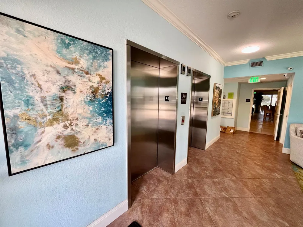 370 GOLFVIEW ROAD #302 North Palm Beach, FL 33408