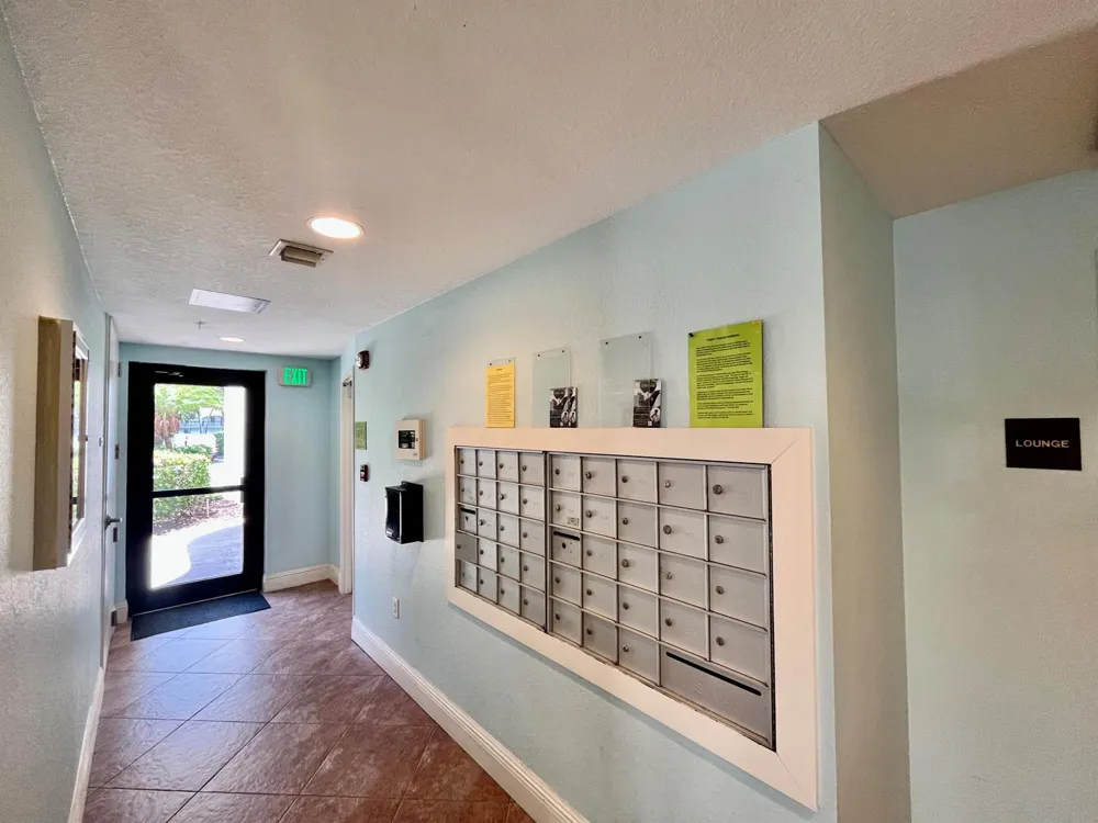 370 GOLFVIEW ROAD #302 North Palm Beach, FL 33408