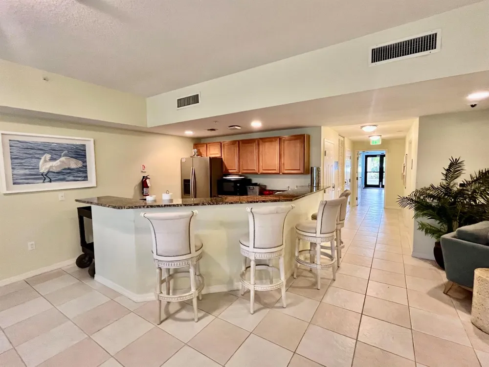 370 GOLFVIEW ROAD #302 North Palm Beach, FL 33408