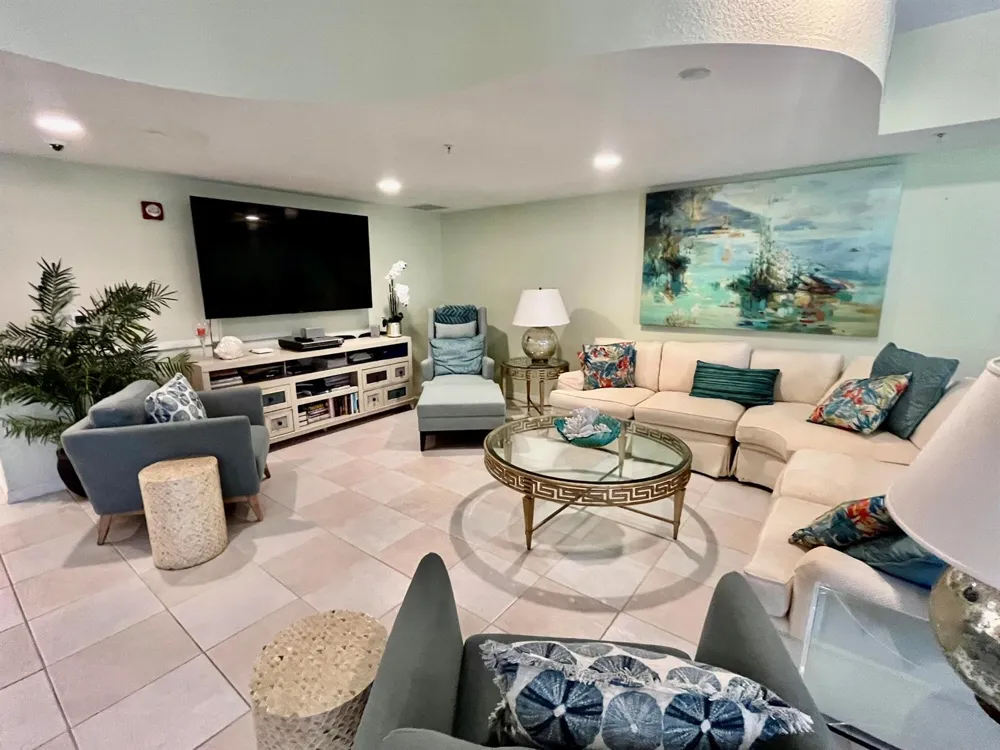 370 GOLFVIEW ROAD #302 North Palm Beach, FL 33408
