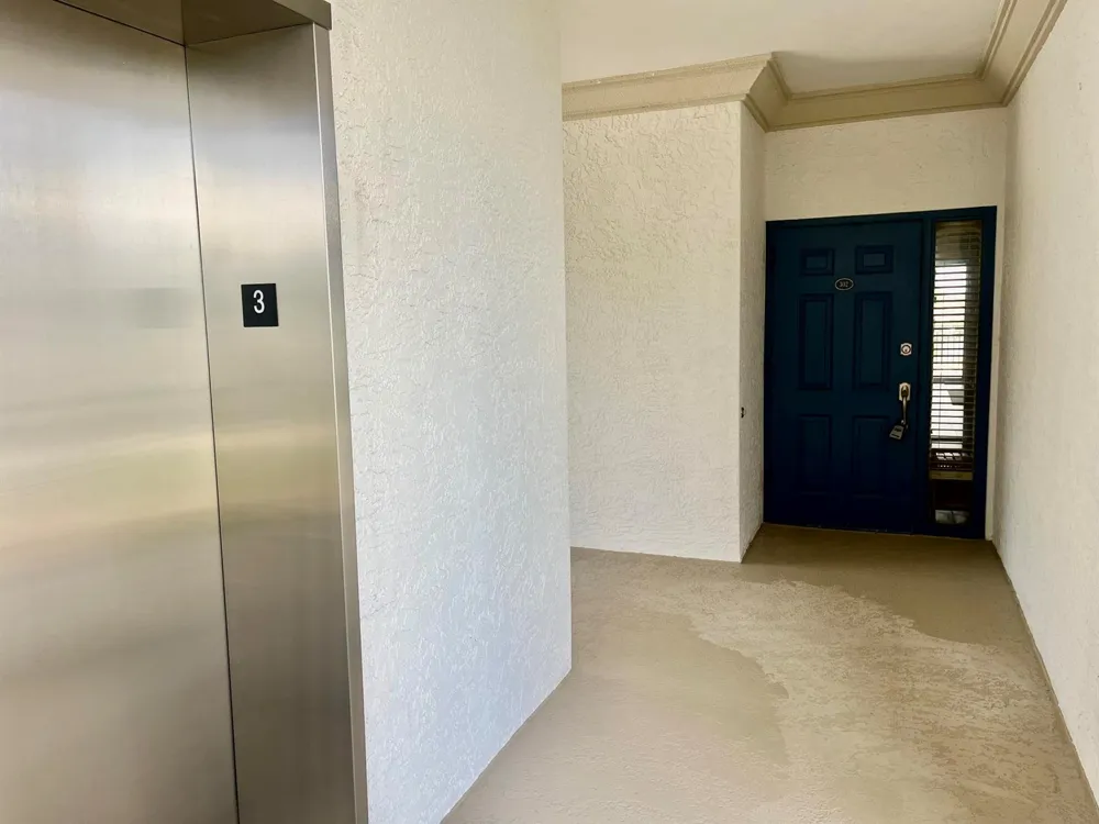 370 GOLFVIEW ROAD #302 North Palm Beach, FL 33408
