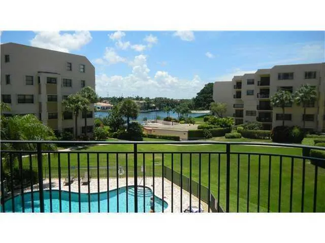370 GOLFVIEW ROAD #302 North Palm Beach, FL 33408