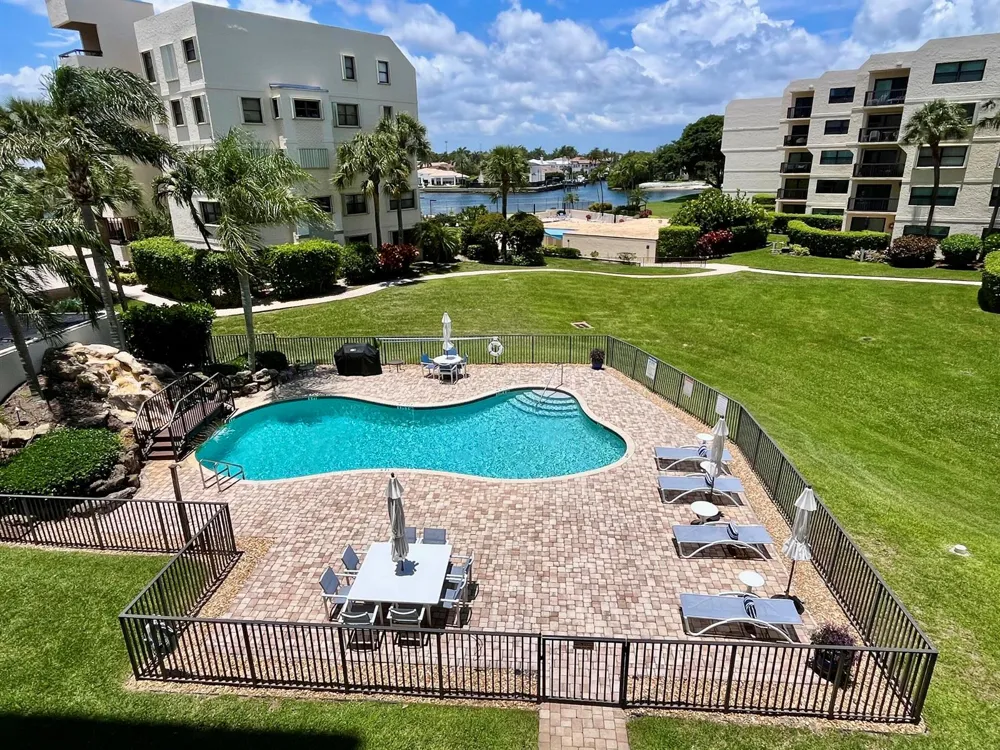 370 GOLFVIEW ROAD #302 North Palm Beach, FL 33408