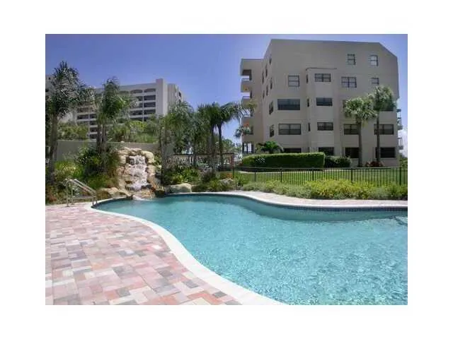 370 GOLFVIEW ROAD #302 North Palm Beach, FL 33408
