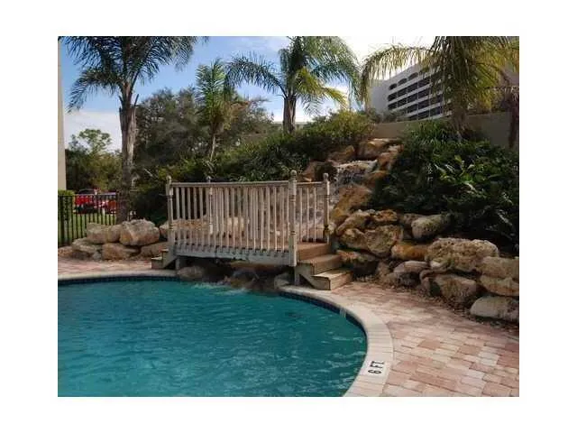 370 GOLFVIEW ROAD #302 North Palm Beach, FL 33408