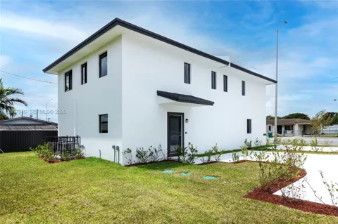 310 NW 6 St