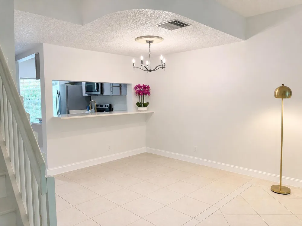 3373 CONFETTI LANE #77-8 Margate, FL 33063