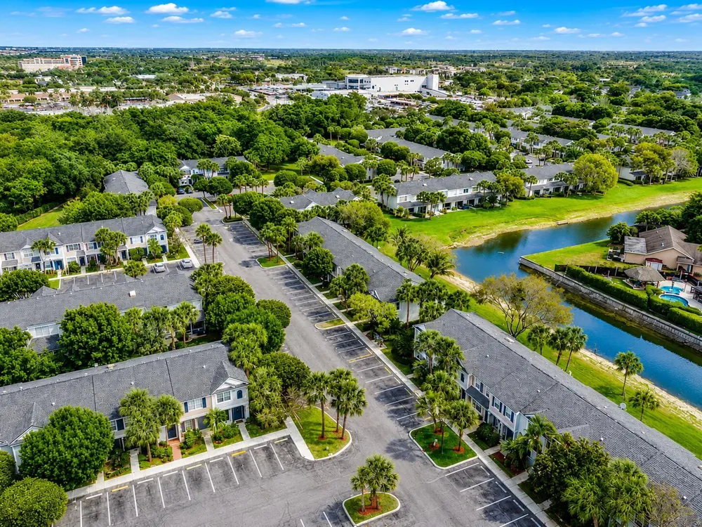 3373 CONFETTI LANE #77-8 Margate, FL 33063