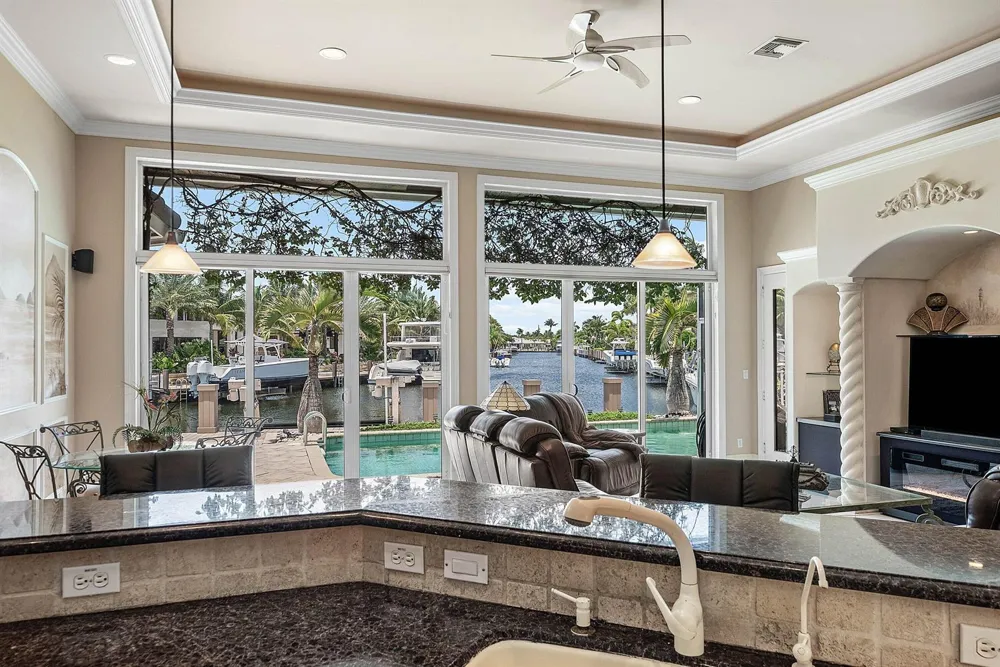 2761 NE 48TH COURT Lighthouse Point, FL 33064