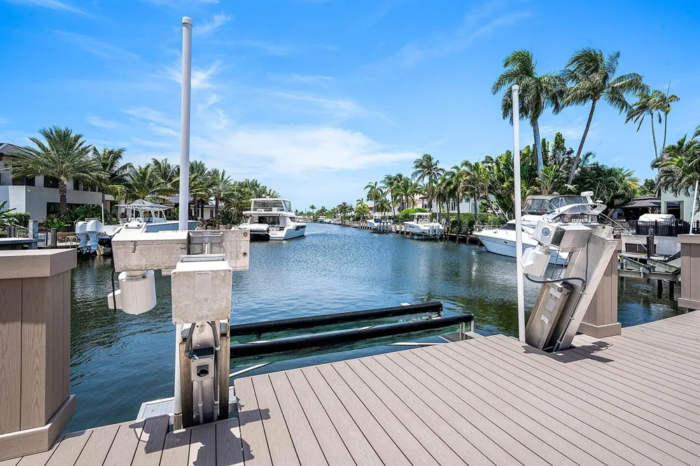 2761 NE 48TH COURT Lighthouse Point, FL 33064