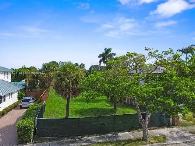 531 31st St West Palm Beach, FL 33407