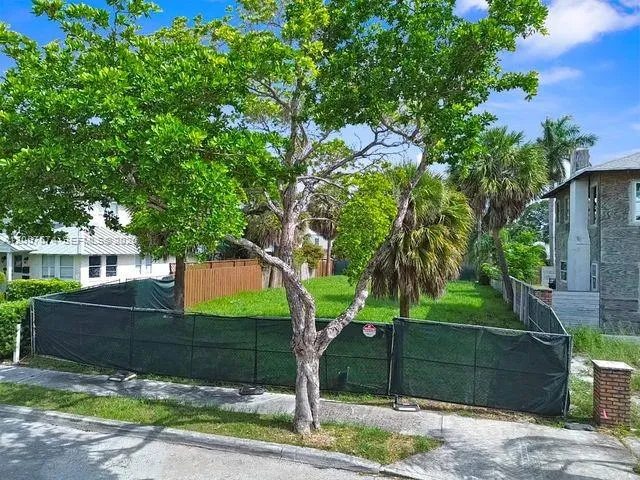 531 31st St West Palm Beach, FL 33407
