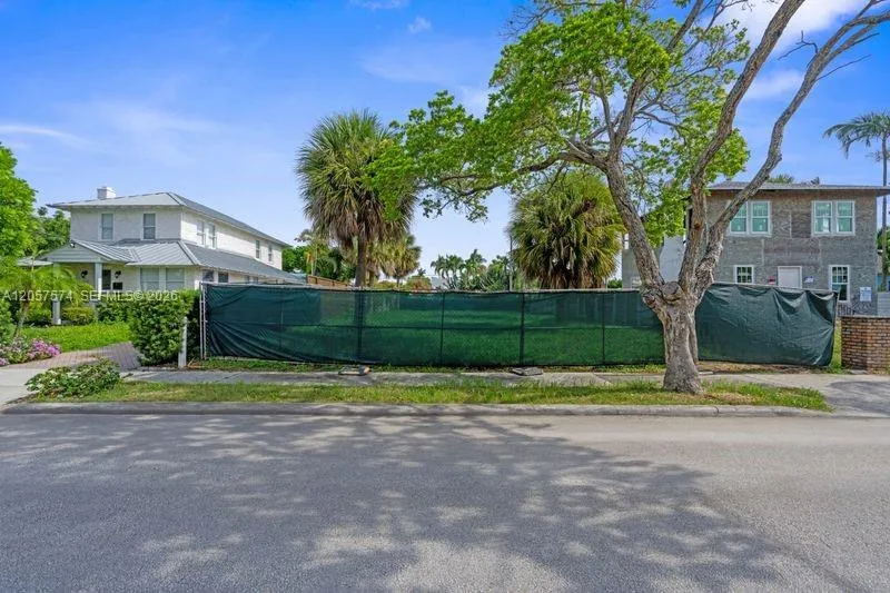 531 31st St West Palm Beach, FL 33407