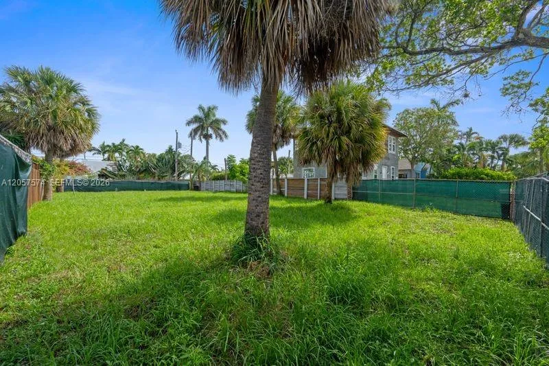 531 31st St West Palm Beach, FL 33407