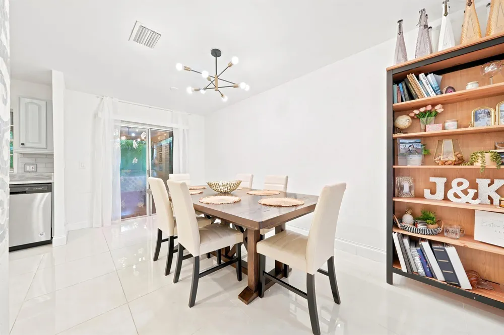 8026 SW 20TH COURT Davie, FL 33324