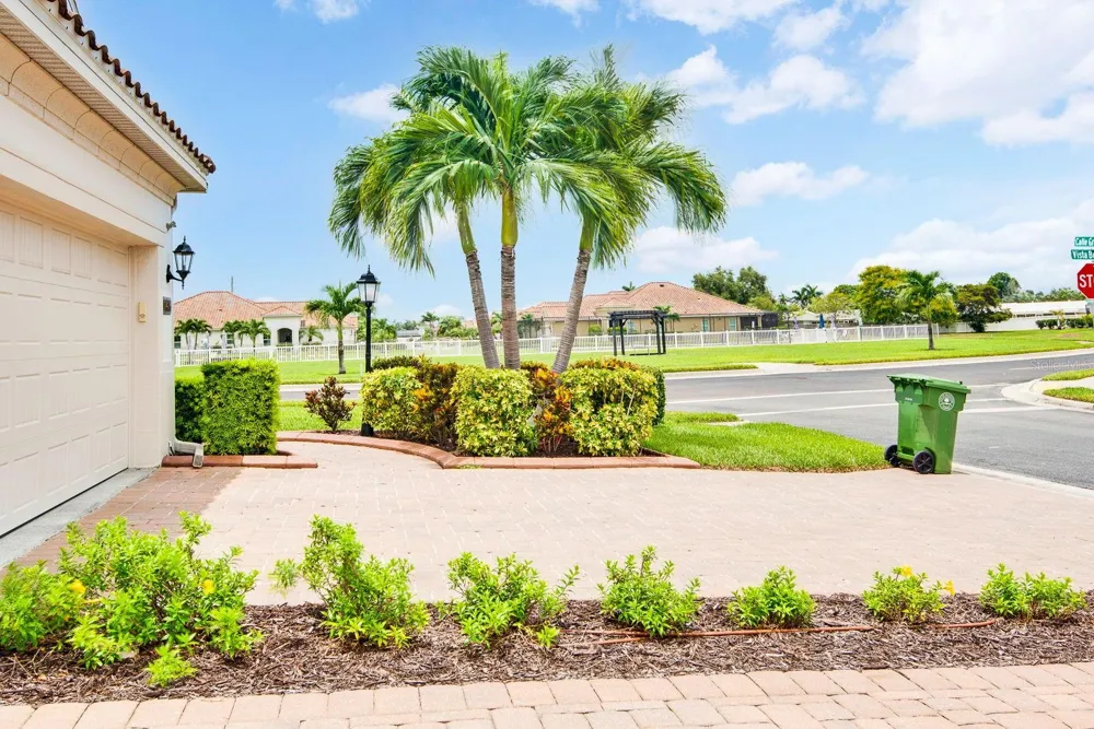 1418 CALLE GRAND STREET Bradenton, FL 34209