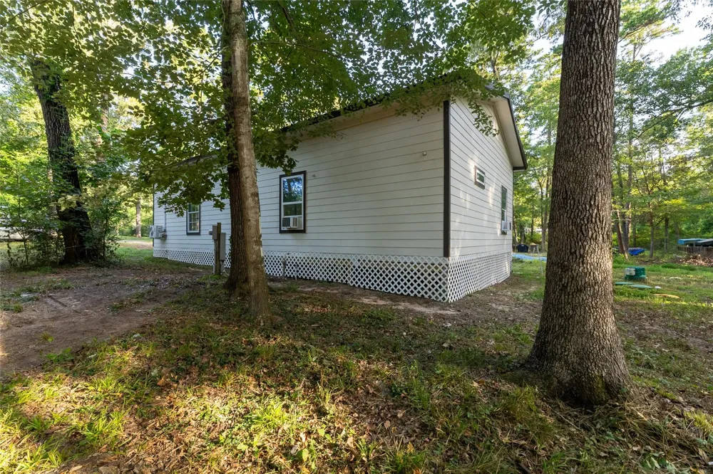 49 Pine Oak Lane Huntsville, TX 77340