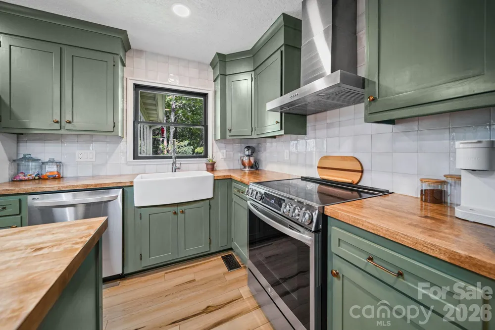6643 Wards Gap Road Casar, NC 28020