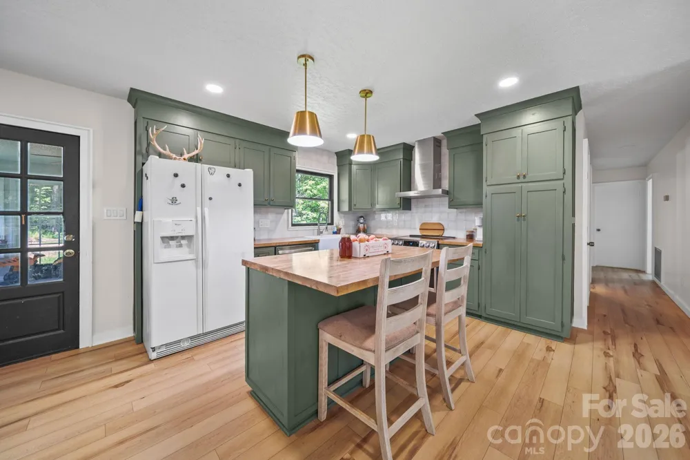 6643 Wards Gap Road Casar, NC 28020