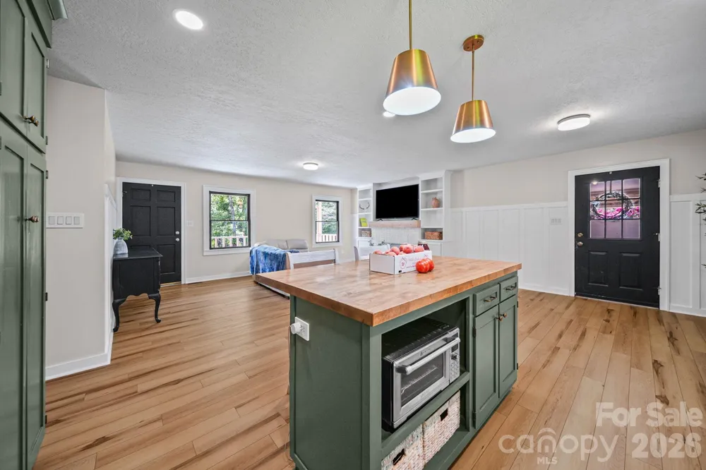6643 Wards Gap Road Casar, NC 28020