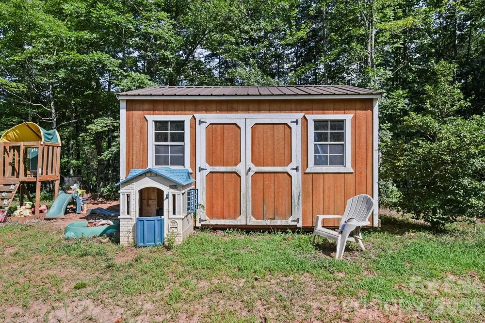 6643 Wards Gap Road Casar, NC 28020