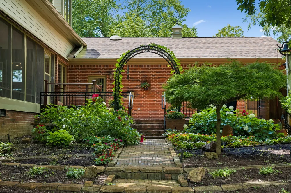 3225 Pinson School Rd Greenbrier, TN 37073