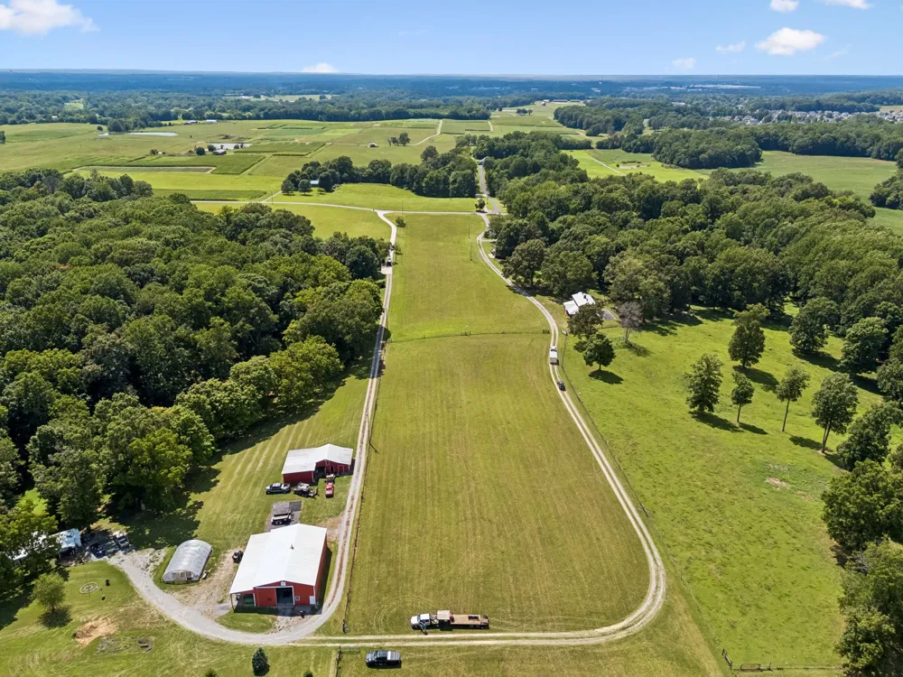 3225 Pinson School Rd Greenbrier, TN 37073
