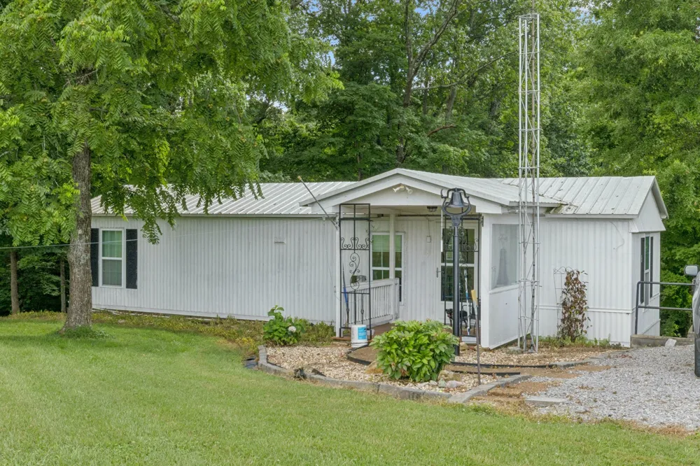 3225 Pinson School Rd Greenbrier, TN 37073