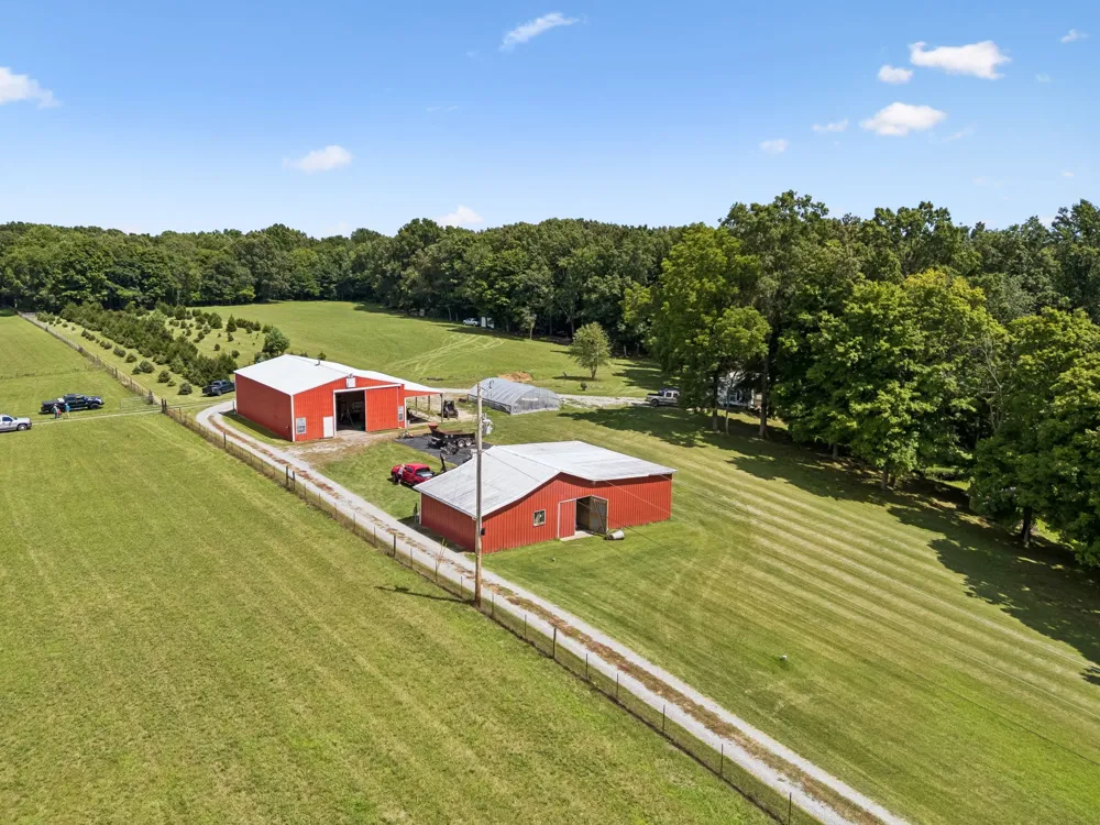 3225 Pinson School Rd Greenbrier, TN 37073