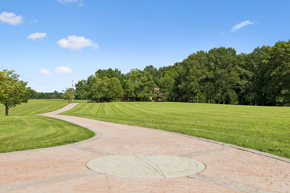 3225 Pinson School Rd Greenbrier, TN 37073