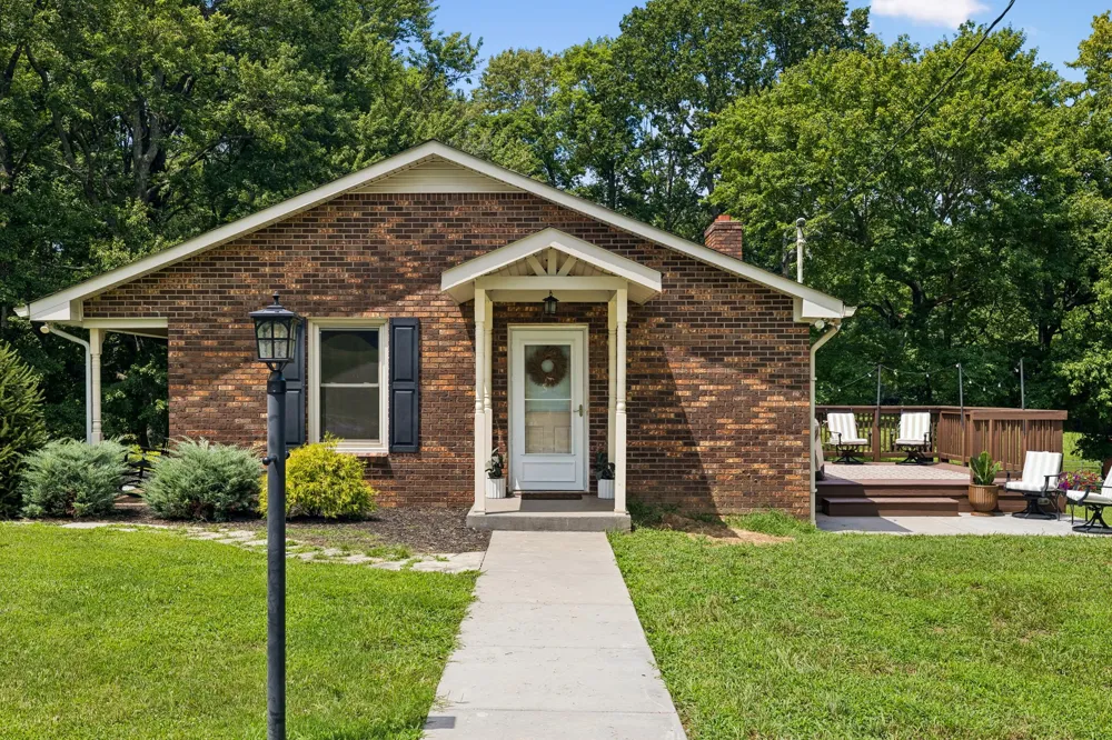 3225 Pinson School Rd Greenbrier, TN 37073