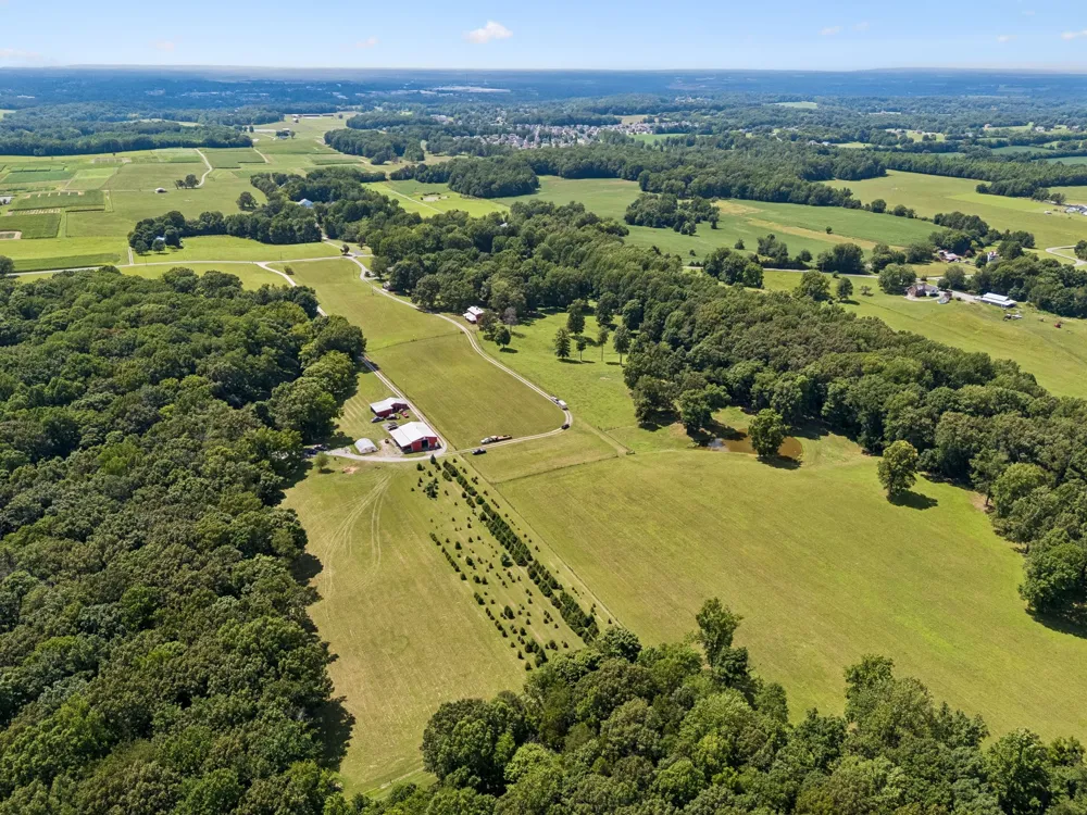 3225 Pinson School Rd Greenbrier, TN 37073