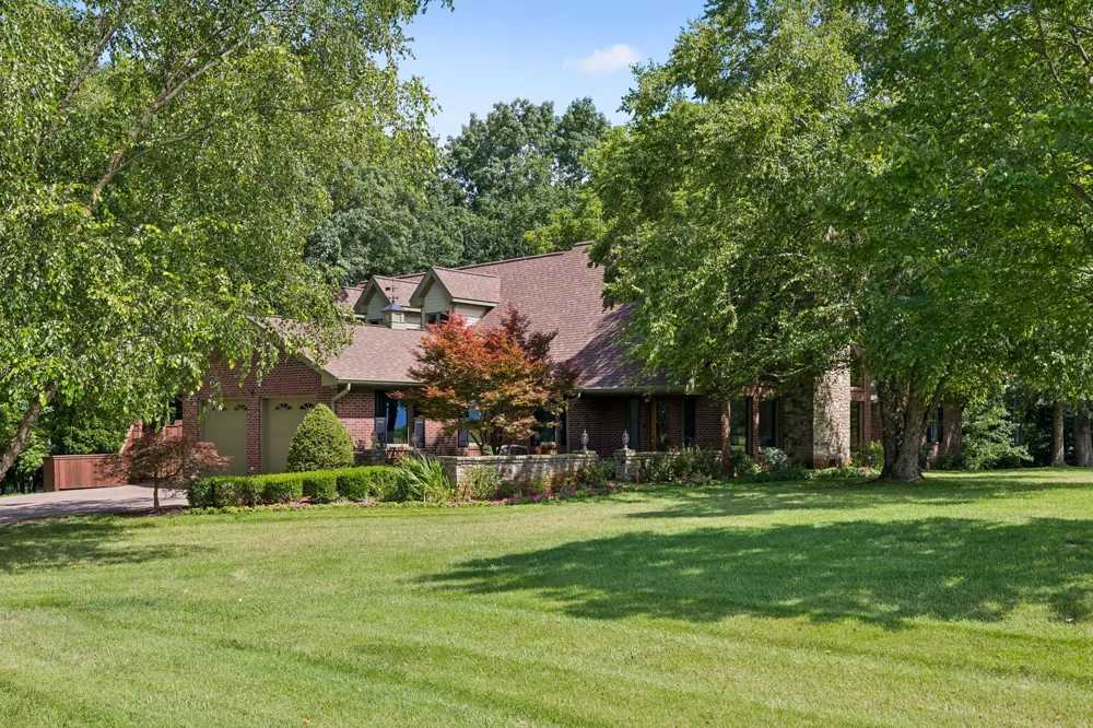 3225 Pinson School Rd Greenbrier, TN 37073
