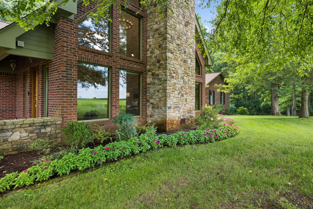 3225 Pinson School Rd Greenbrier, TN 37073