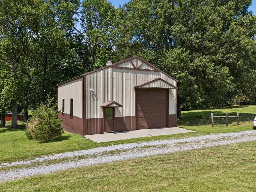 3225 Pinson School Rd Greenbrier, TN 37073