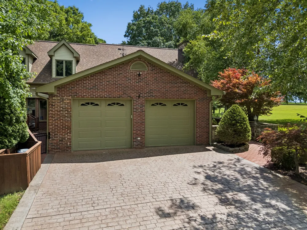 3225 Pinson School Rd Greenbrier, TN 37073