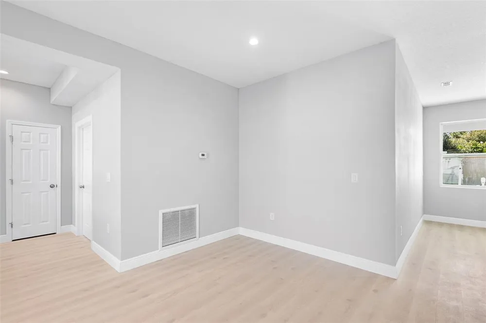 2519 AVENUE E SW Winter Haven, FL 33880