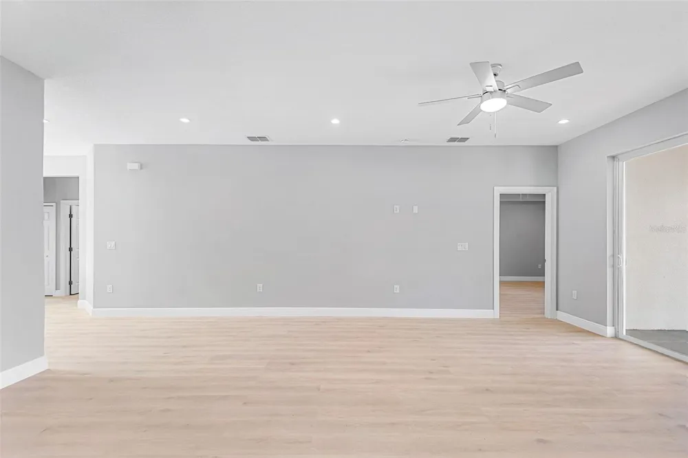 2519 AVENUE E SW Winter Haven, FL 33880
