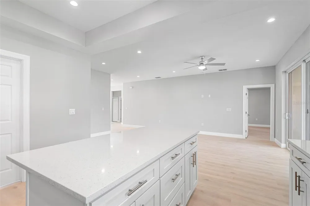 2519 AVENUE E SW Winter Haven, FL 33880