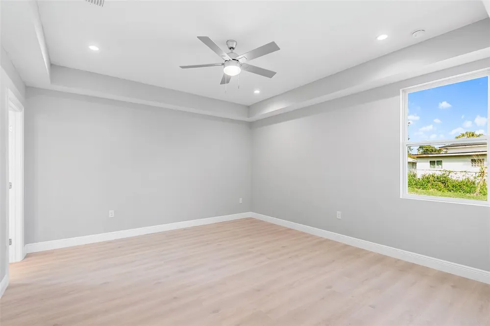 2519 AVENUE E SW Winter Haven, FL 33880