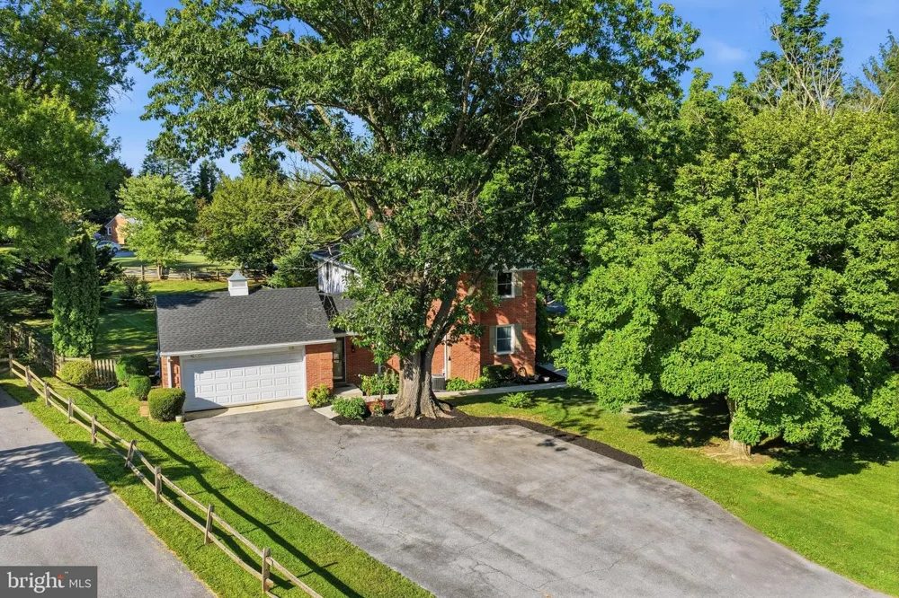 13306 FAIRGREEN CIRCLE Hagerstown, MD 21742
