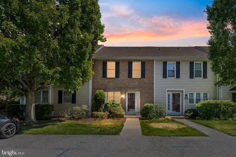 1206 GLEN DRIVE