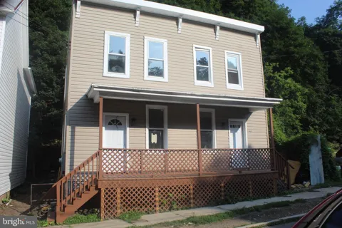446 GOETHE STREET
