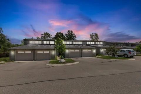690 Peninsula Court
