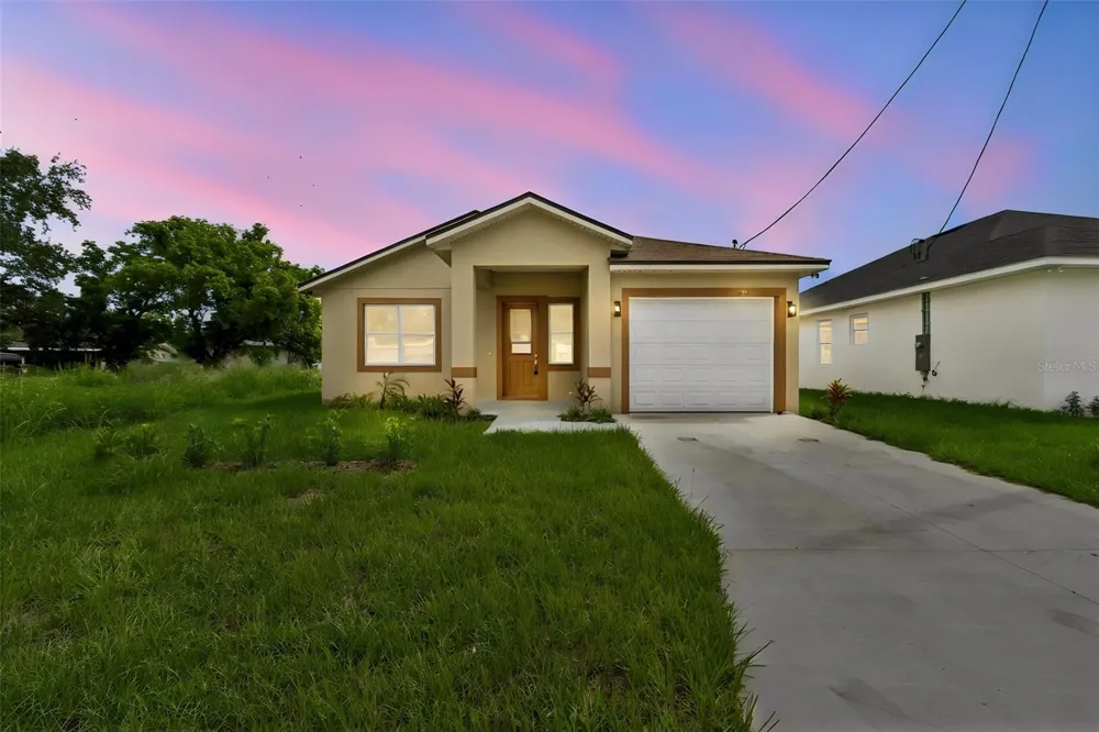 2523 AVENUE E SW Winter Haven, FL 33880