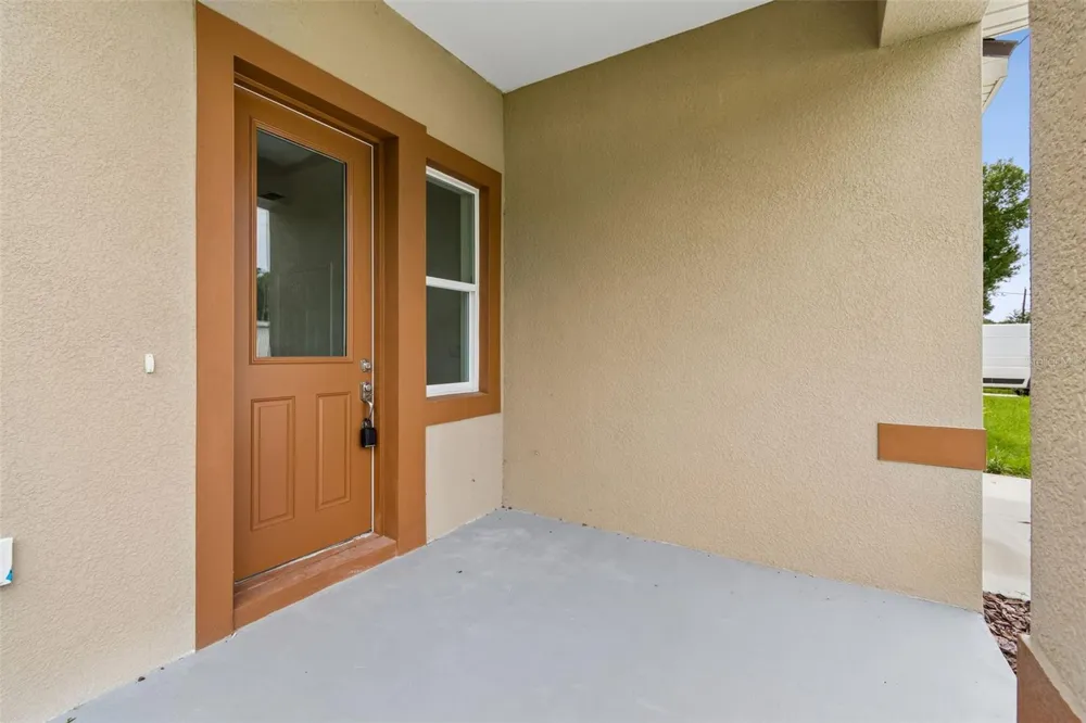 2523 AVENUE E SW Winter Haven, FL 33880